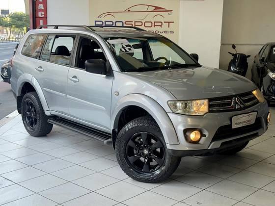 MITSUBISHI PAJERO 3.2 4X4 16V TURBO INTERCOOLER DIESEL 4P AUTOMÁTICO MITSUBISHI PAJERO 3.2 4X4 16V TURBO INTERCOOLER DIESEL 4P AUTOMÁTICO